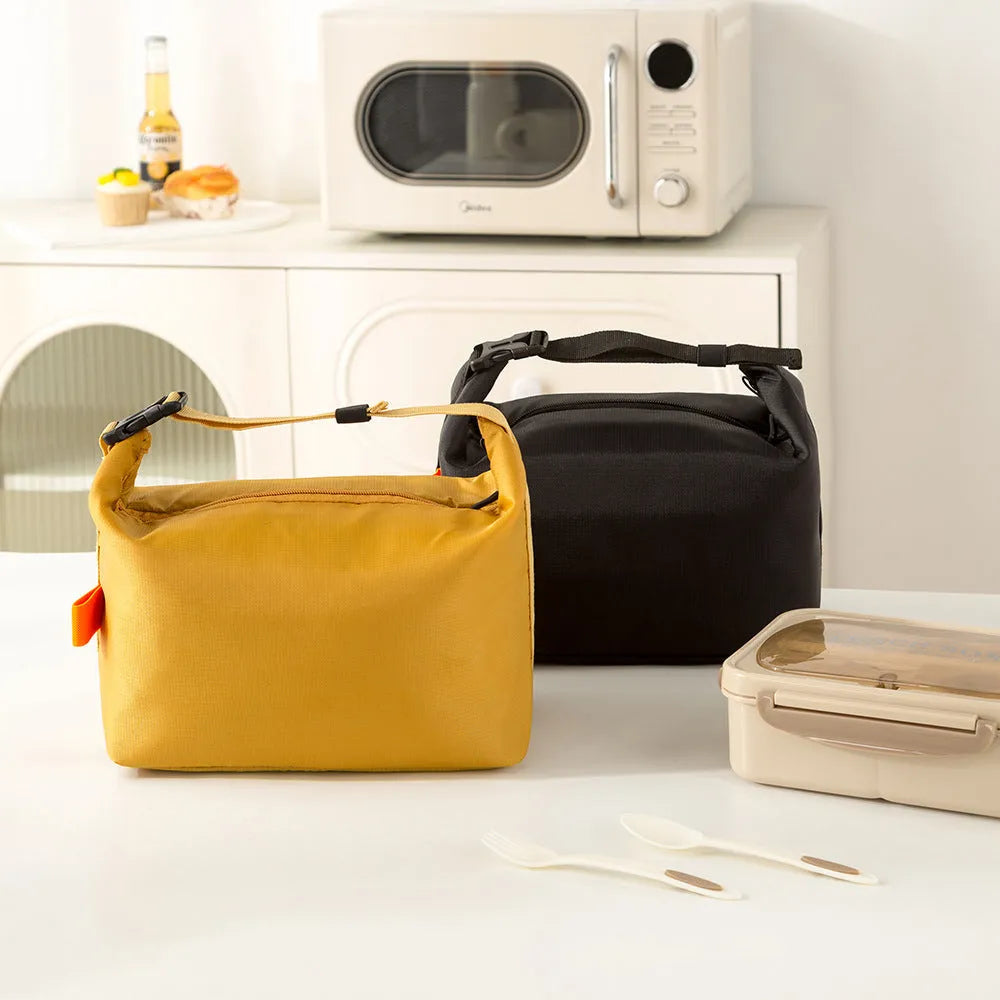 Japanese-style insulated storage bag in Oxford cloth with thermal function for lunch boxes and snacks