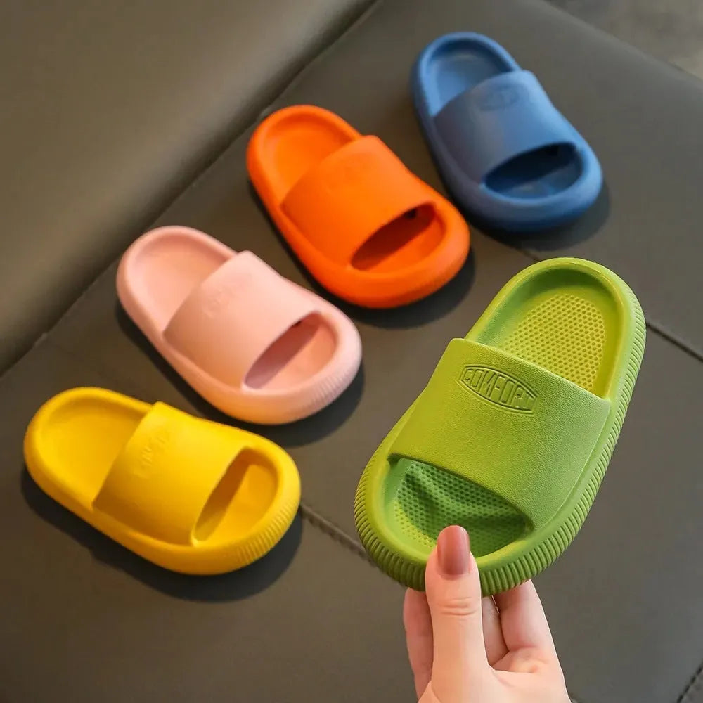 Children's EVA non-slip home slippers in mixed colours with injection moulded soles