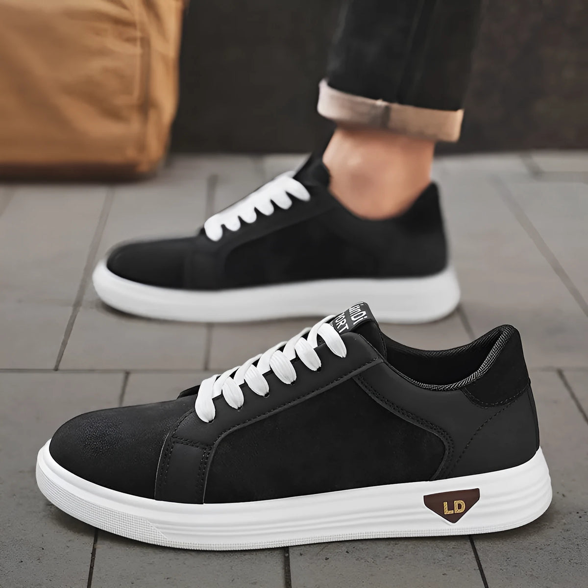 Men's black snake-pattern PU casual low-top sneakers with round toe and rubber sole