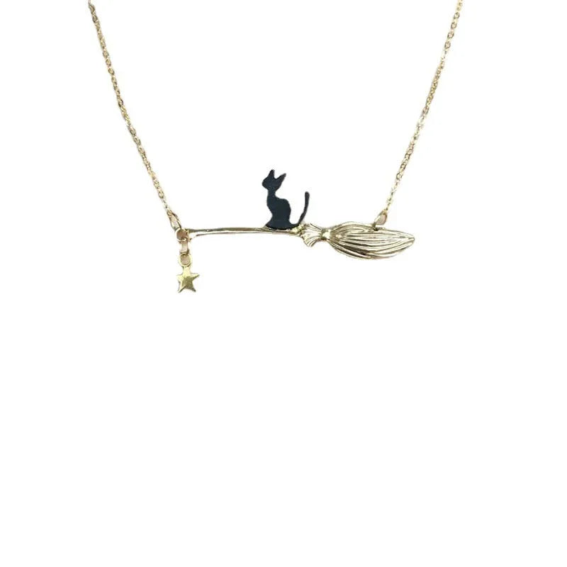 Black cat Halloween pendant necklace in alloy with gold or silver finish