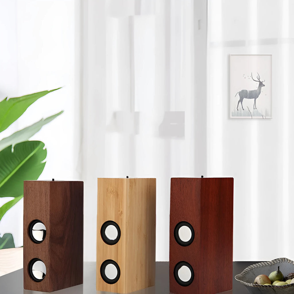 Retro wooden Bluetooth speaker in bamboo, black walnut or sapele wood with wireless connectivity