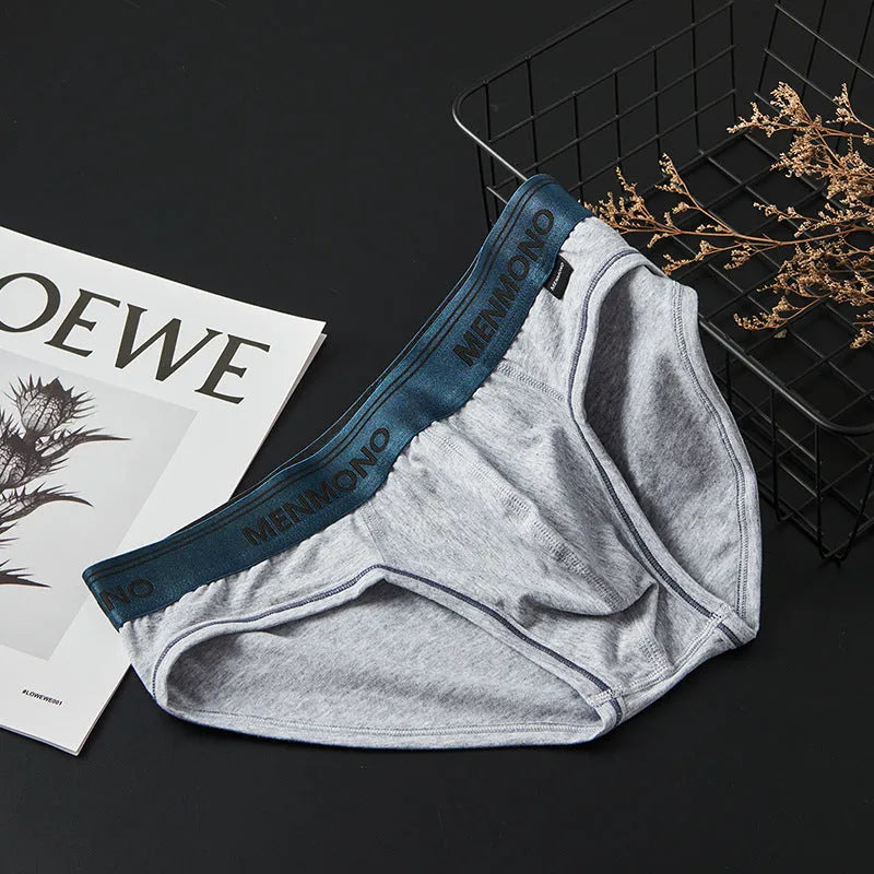 Men's low waist cotton briefs in solid colours with breathable knitted construction