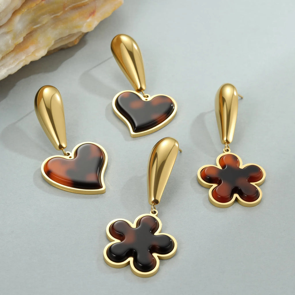 Women's stainless steel earrings with tortoiseshell resin hawksbill colour in heart-shaped or flower geometric designs