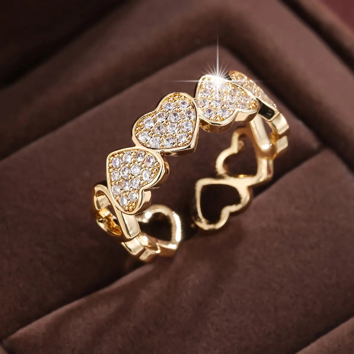 Adjustable opening couples ring with heart design in gold or silver colour on small finger