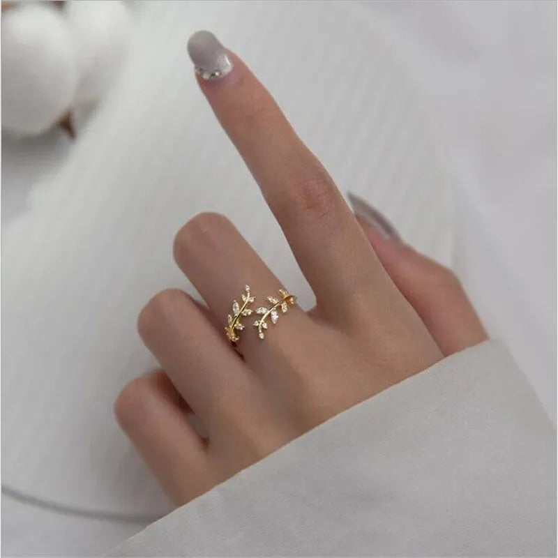 Women's copper branch leaf ring with electroplated gold or silver geometric design