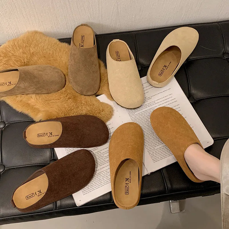 Korean style outdoor slip-on slippers in microfiber with square toe head design