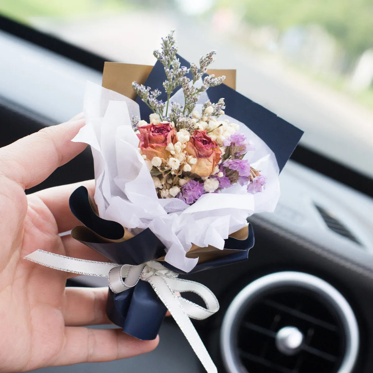 Handmade dried flower car vent perfume ornament in assorted colours for vehicle air freshening