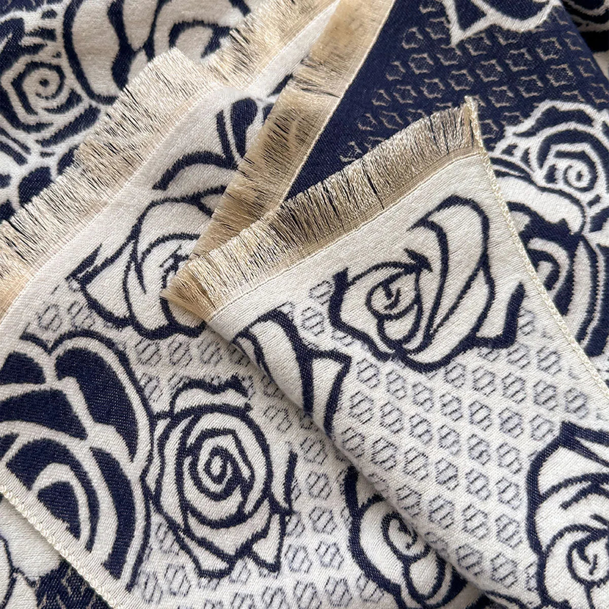 Long grey imitation cashmere winter scarf with tassels, measuring 185cm by 65cm
