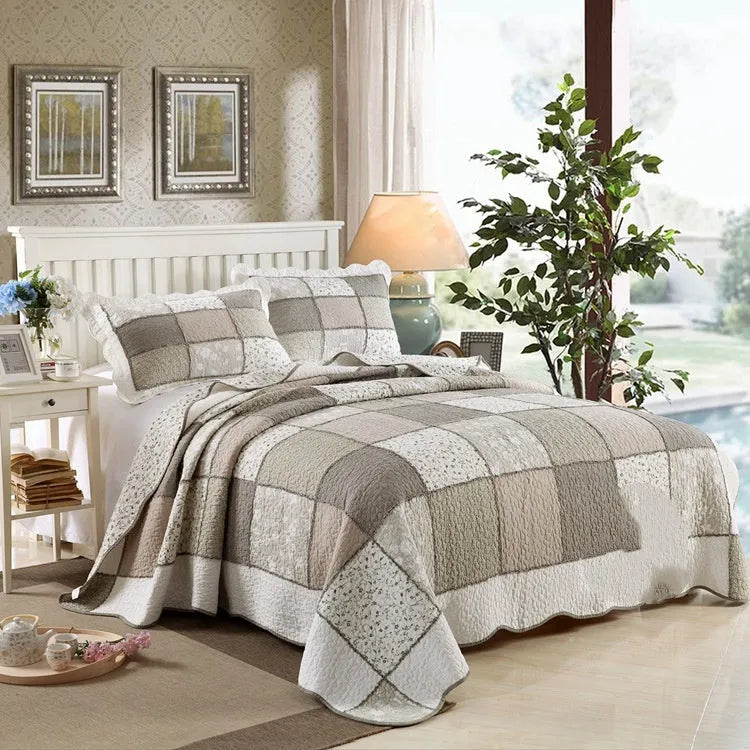 Pure cotton quilted bedspread-style three-piece bedding set in a Korean design with pillowcases.