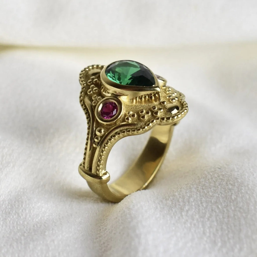 Golden lvzuan electroplated geometric women's ring in alloy with ins style design