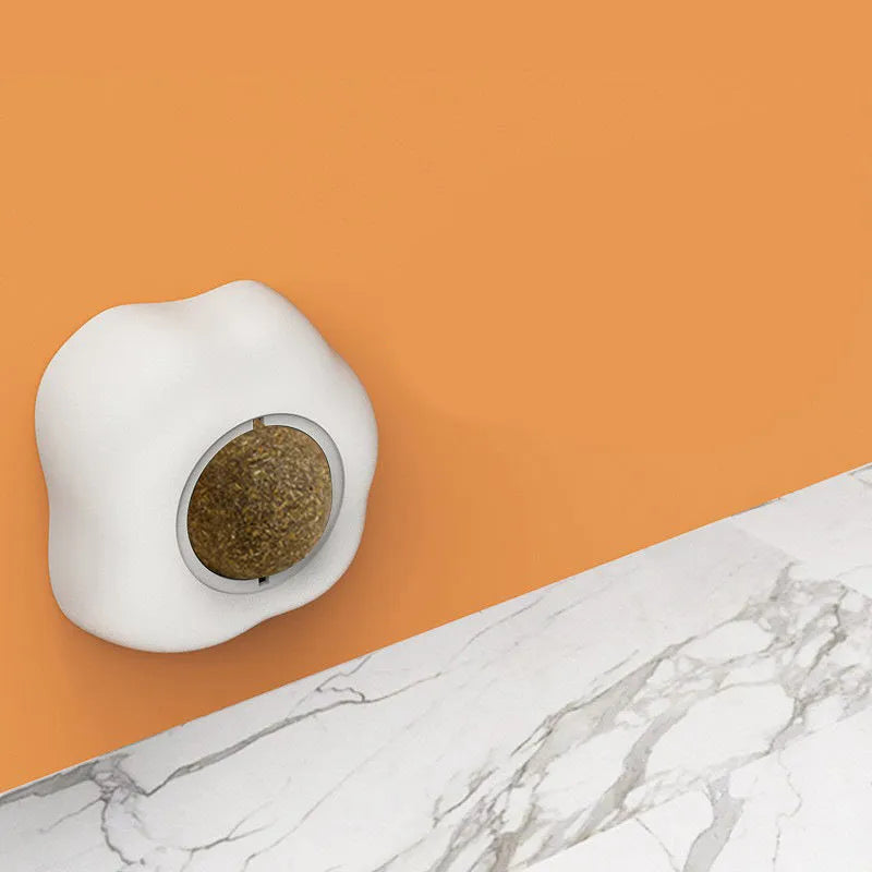 Cat head-shaped catnip ball toy for wall mounting with natural catnip filling