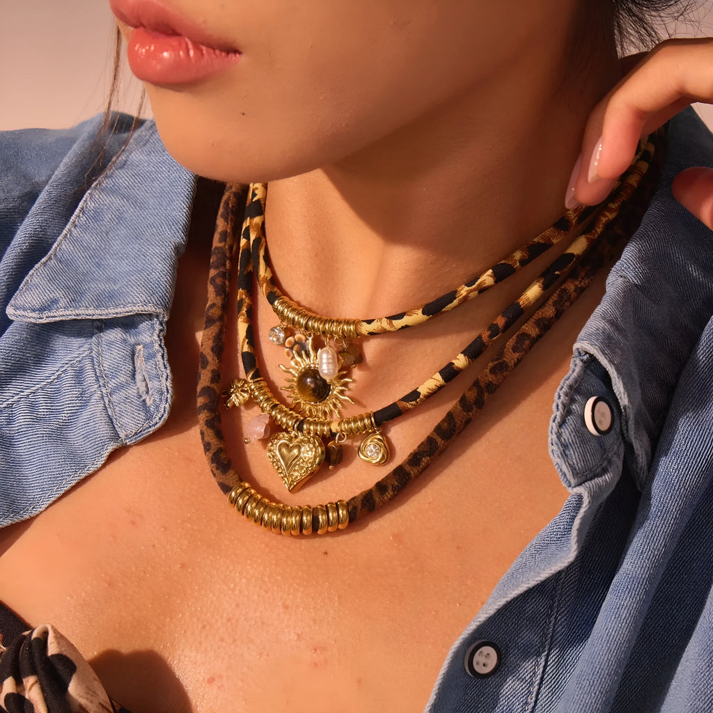 Leopard series stainless steel women's necklace with geometric pendant and adjustable 41-50cm chain