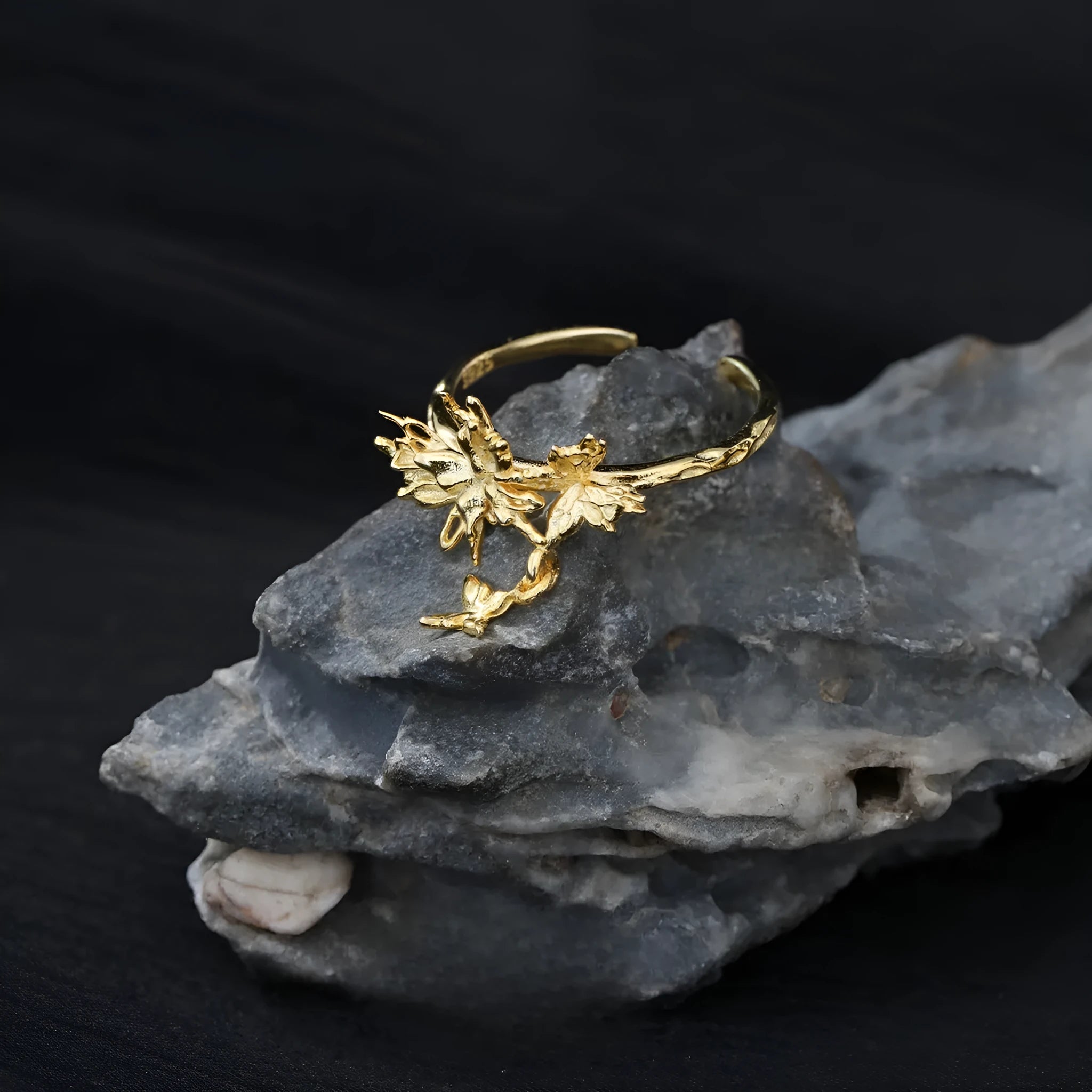 Silver adjustable butterfly ring with electroplated finish in white gold or 18K gold colour.