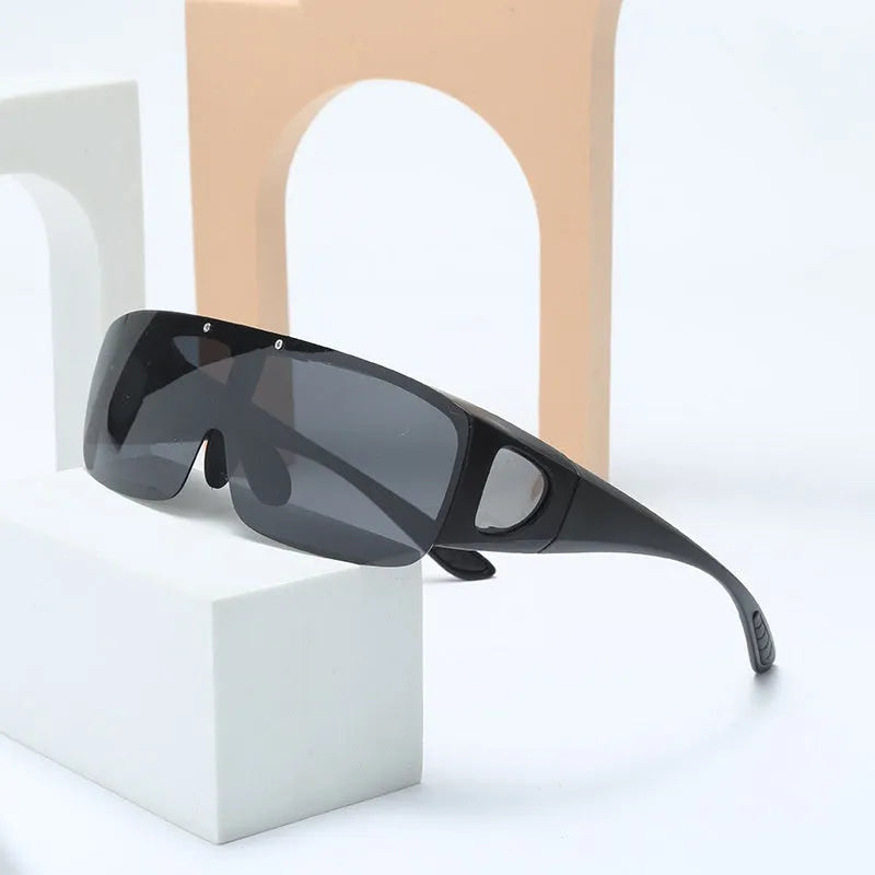 Polarised myopia sunglasses with multiple interchangeable coloured lenses for cycling and outdoor sports.