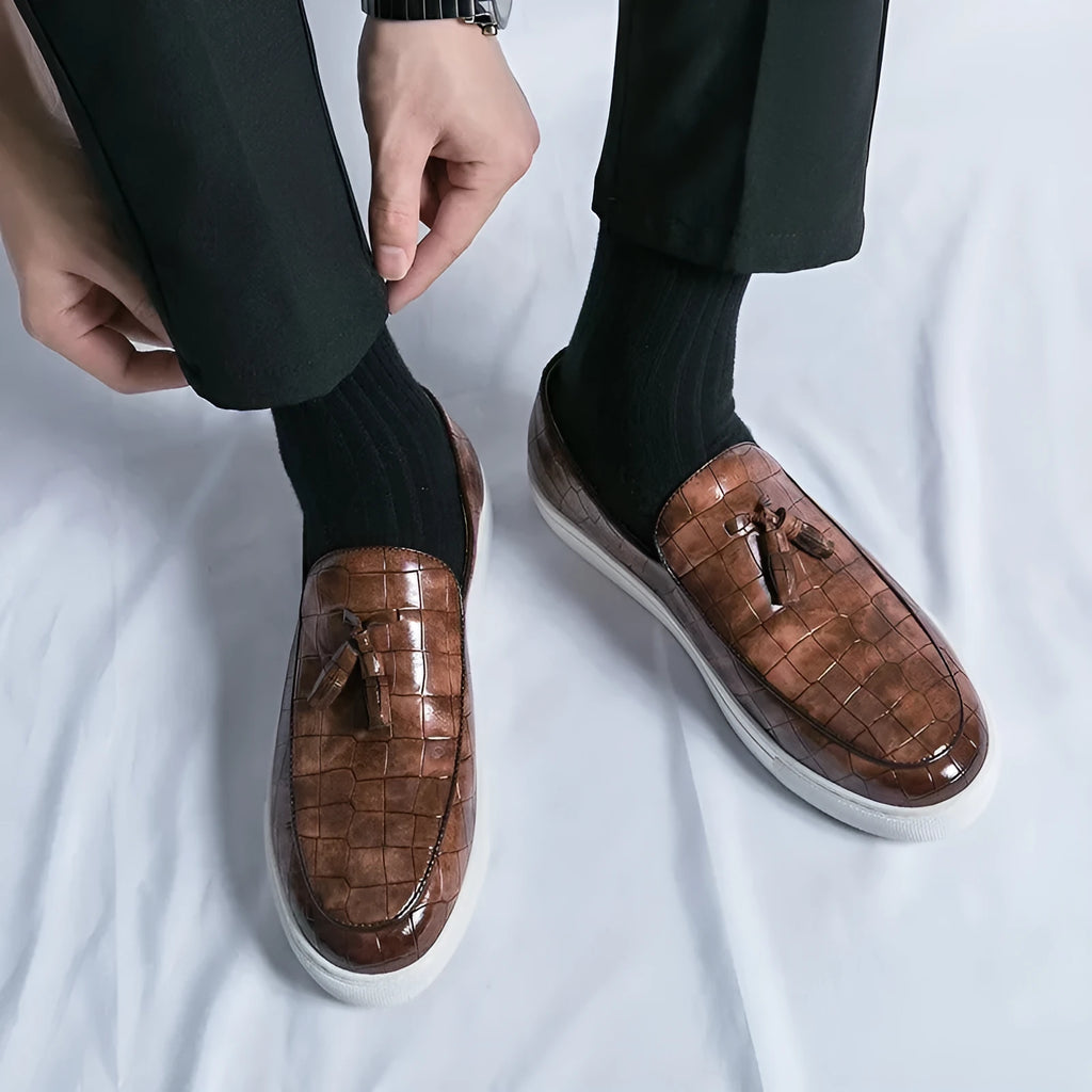 Men's brown plus size sneakers with tassel detail on the artificial PU upper and a round toe.