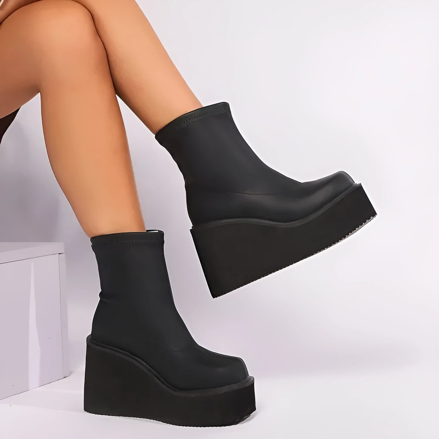 Plus size women's wedge heel boots with cotton lining and artificial PU upper in black leather