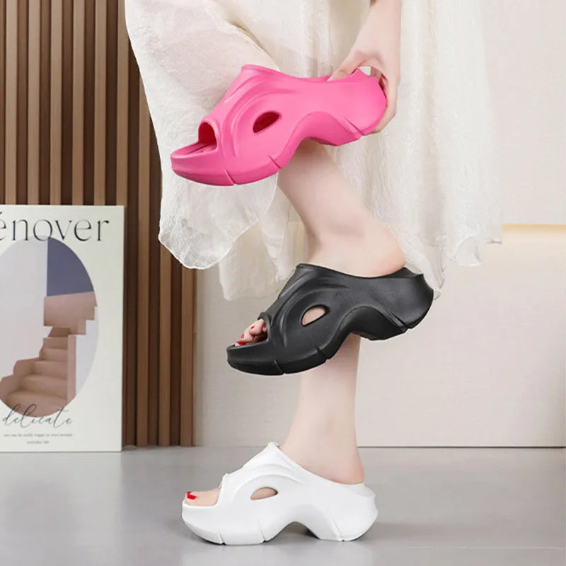 Women's thick-soled EVA slippers in white colour with round toe design
