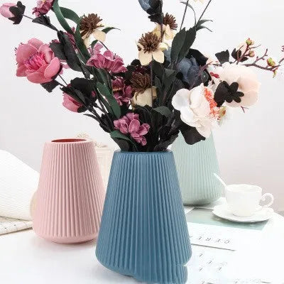 Melamine plastic decorative flower vase in white, pink, green, or blue colours with 16x20cm dimensions