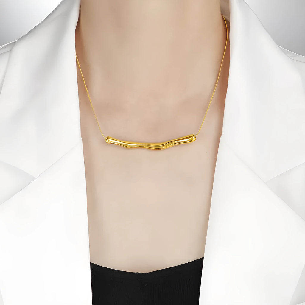 Women's titanium steel necklace with irregular pleated texture in gold electroplated finish