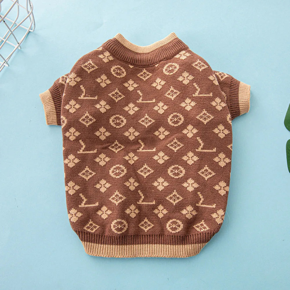 Thick wool dog jumper in monochrome or two-tone colours for autumn and winter wear