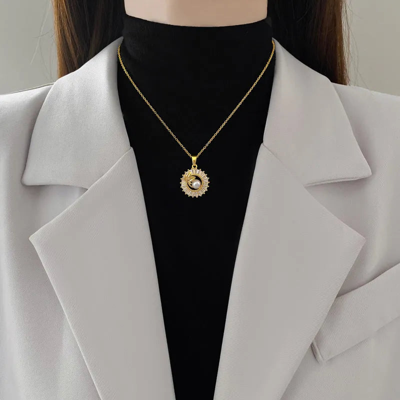 Titanium steel geometric jewellery set with square pendant necklace and gold-plated stud earrings