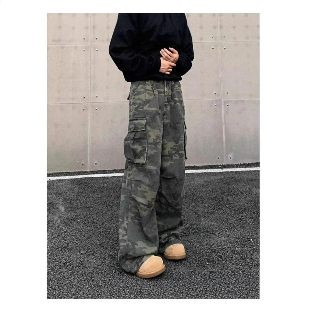 American vintage crumpled camouflage cargo pants with multiple pockets on a cotton blend fabric.