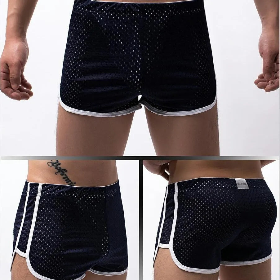 Men's breathable three-point boxer shorts in cotton blend fabric on a mid-waist mannequin
