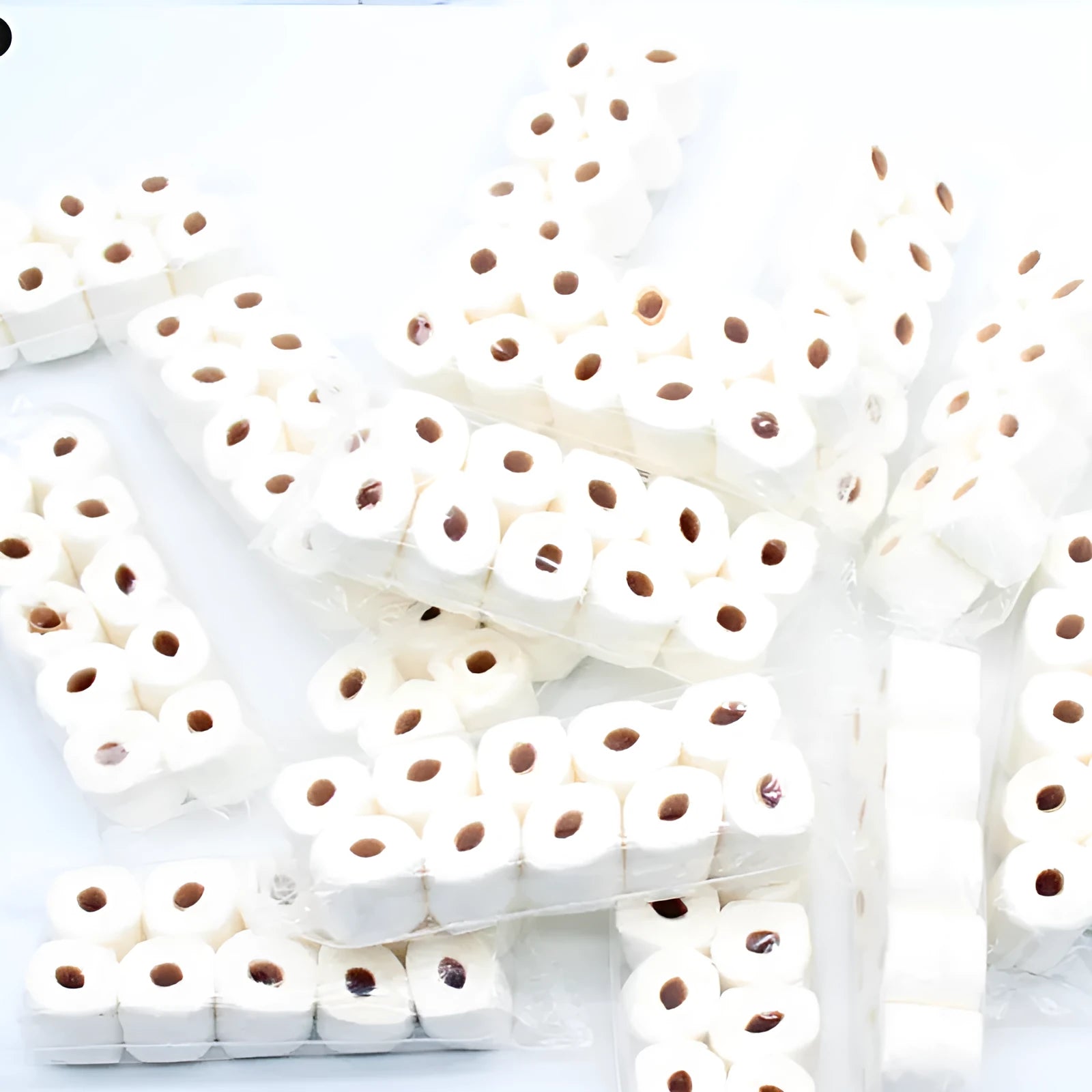 Simulated paper tissue roll model measuring 30x15x80mm for children's pretend play