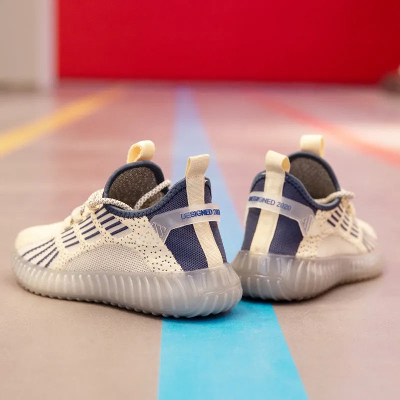 Men's white breathable flying fabric sports shoes with mesh lining and shallow opening.