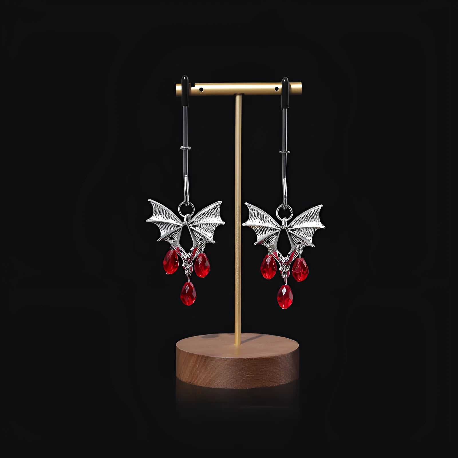 Silver alloy diamond bat nipple clamp with adjustable tension and ruby bat clip design