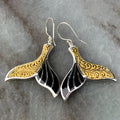 Women's retro fishtail earrings with whale motif in white gold colour finish