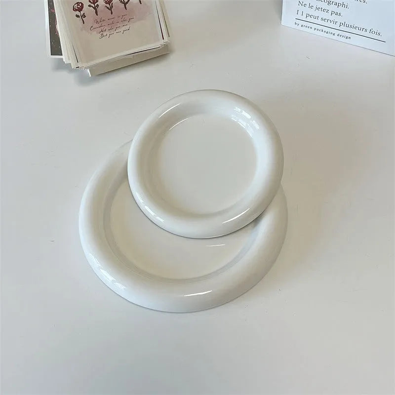 White ceramic plate with ins style bear doodle design, showing 15cm and 20cm size options.