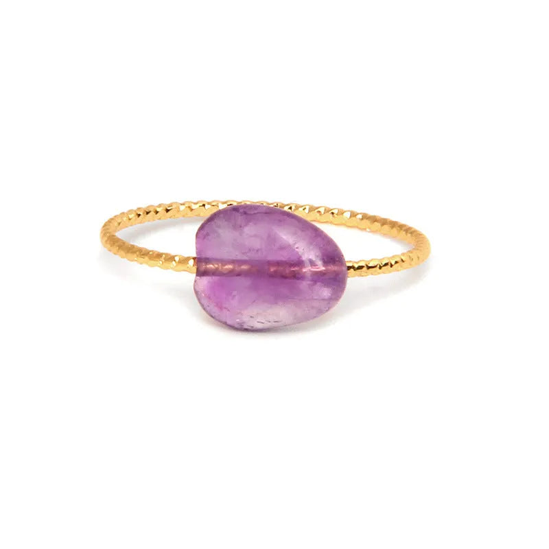 Geometric-shaped women's ring featuring a coloured agate stone in an original niche design.
