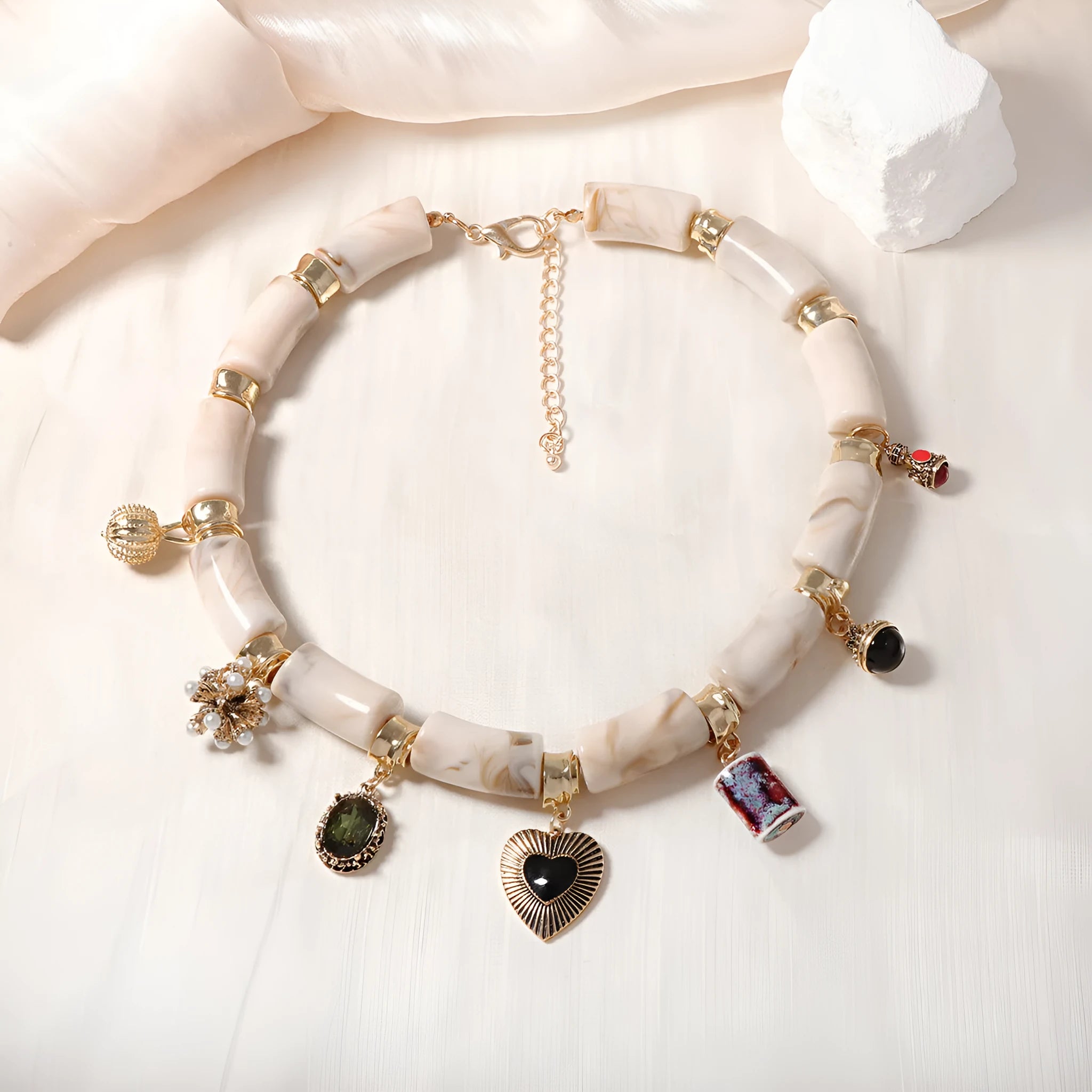 Heart-shaped resin bamboo necklace for women with electroplated colour finish