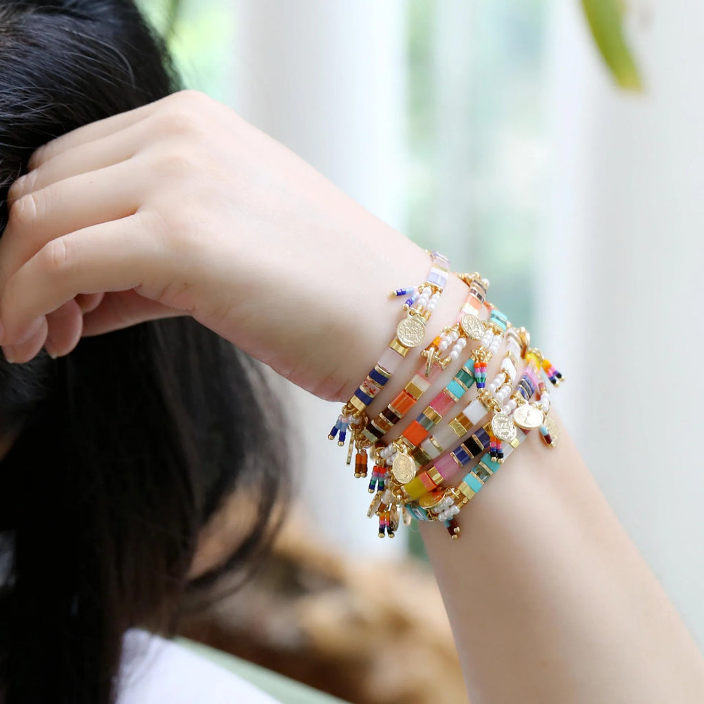 Women's imitation pearl beaded bracelet with European and American glass coloured beads