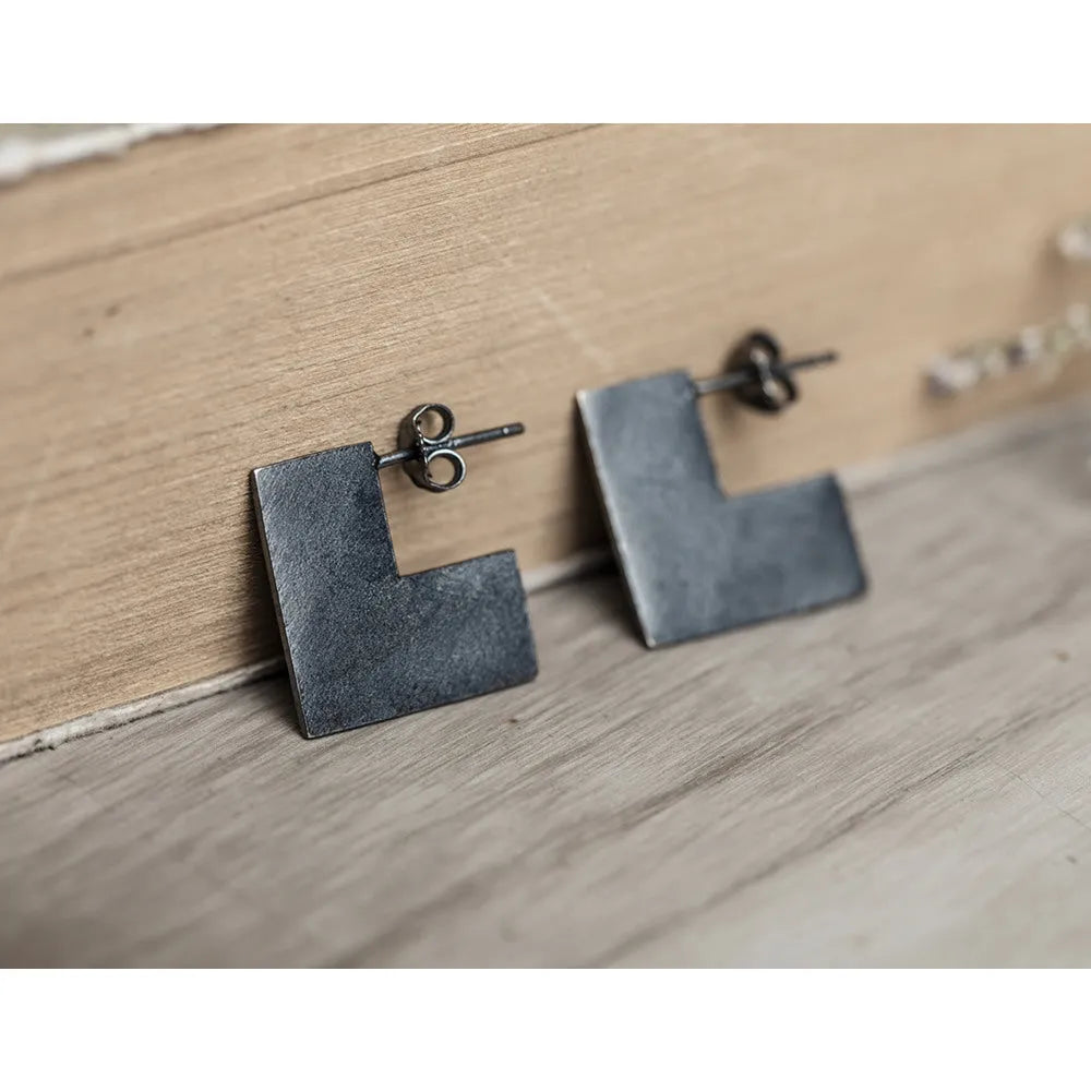 Oxidation black geometric square earrings made from 925 sterling silver with 16mm minimalist design