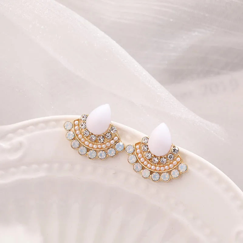 Women's retro silver fan-shaped drop earrings with rhinestone and needle opal decorative elements