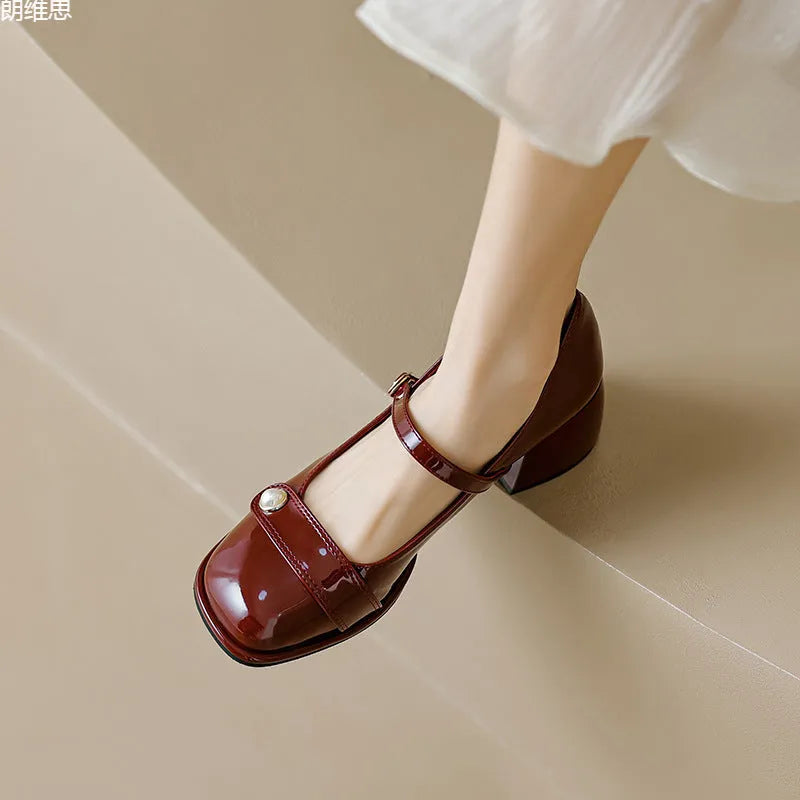 Plus size hiking pumps with chunky fairy heels in patent leather, square toe design with buckle closure