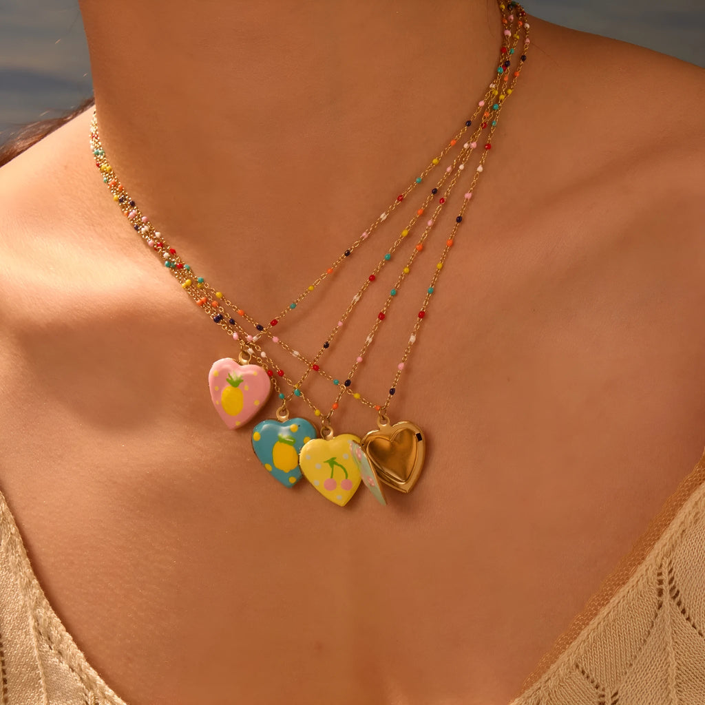 Gold-plated stainless steel necklace with heart-shaped fruit pendant in adjustable 41-50cm length