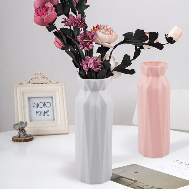 Drop-resistant melamine vase in green, grey, pink or white with 7.2cm base