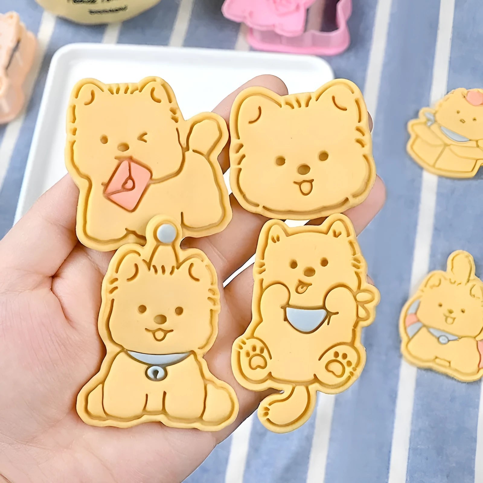 Three dimensional plastic puppy cartoon biscuit mould for baking biscuits and cookies