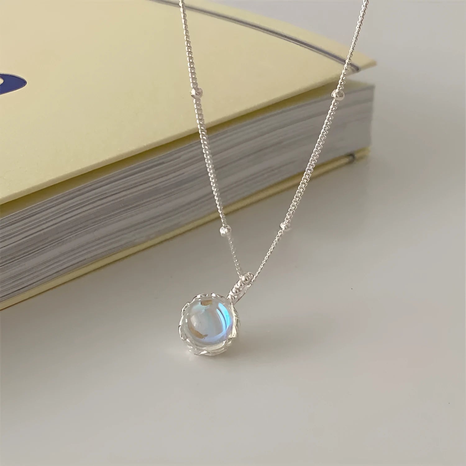 Women's 925 silver necklace with round stone pendant on curb chain, adjustable 41-50cm.
