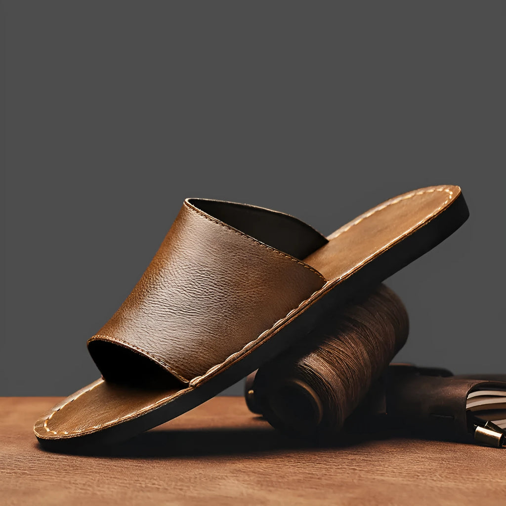 Men's brown and black leather casual sandals with rubber soles for summer outdoor wear.
