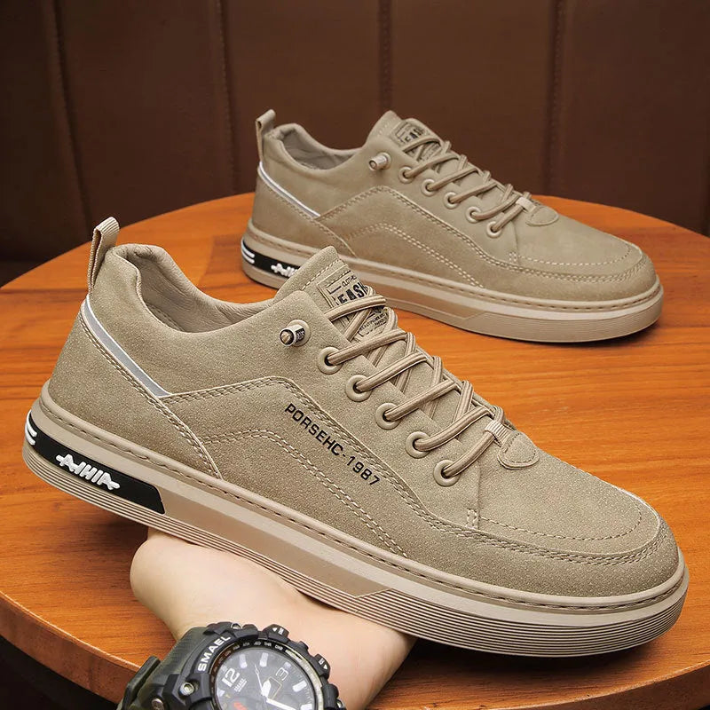 Men's black low-top casual shoes with round toe and non-slip rubber sole.