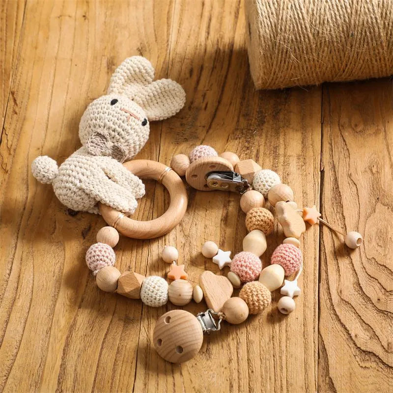 Baby crib hanging bunny and lion pendant toy with cart chain and biteable feature for infants 0-3 years