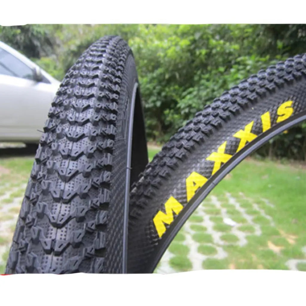 Ultralight puncture-resistant mountain bike tyre for 26, 27.5 and 29-inch wheels on a trail.