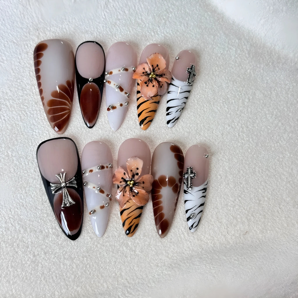 Set of 10 leopard print false nails with cross and flower patterns in XS, S, M, L sizes