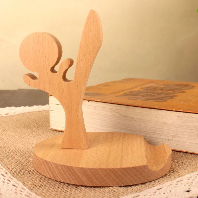 Resin animal-themed mobile phone holder with lazy bracket design for desk organisation