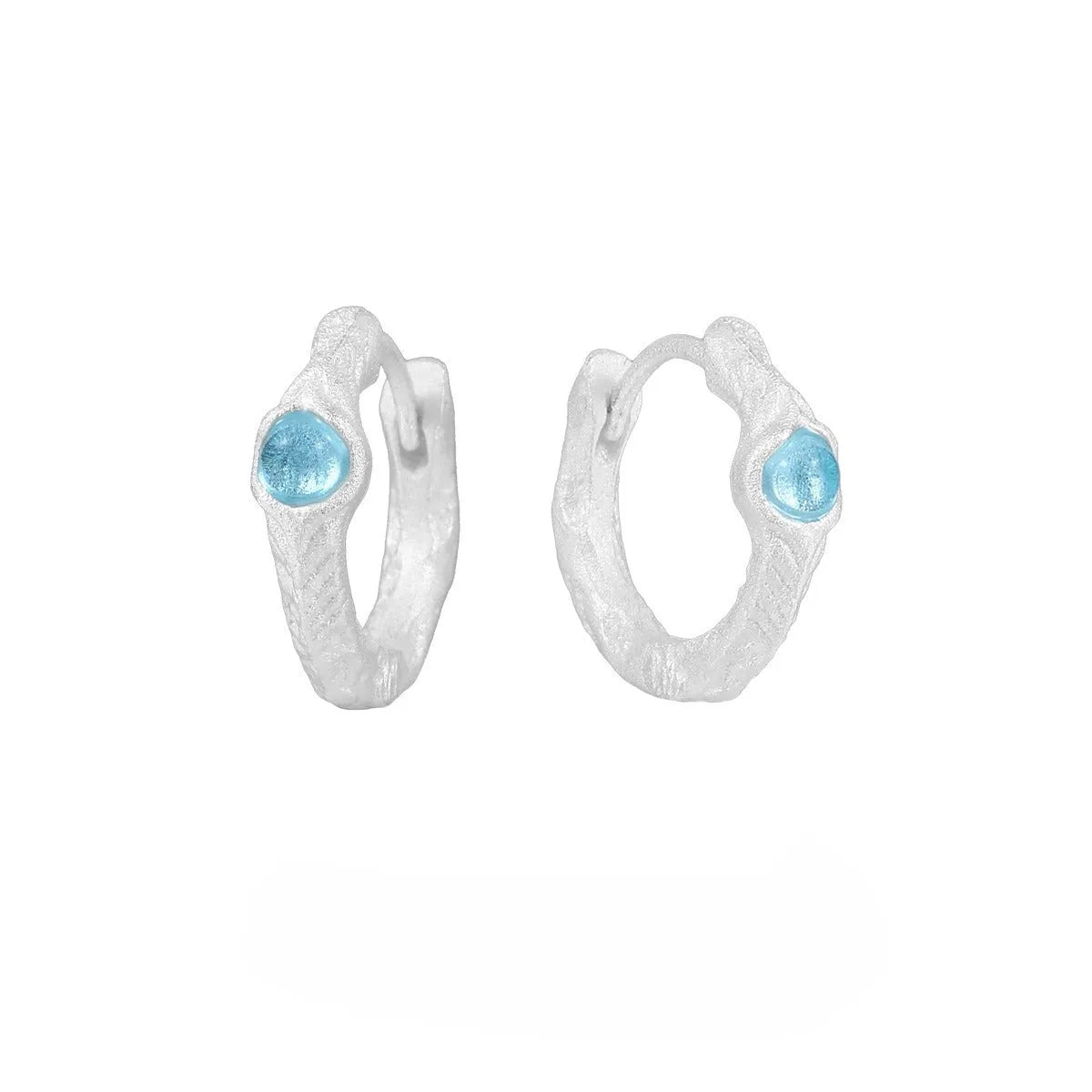 925 sterling silver geometric round ear clip with burnt silver electroplated finish