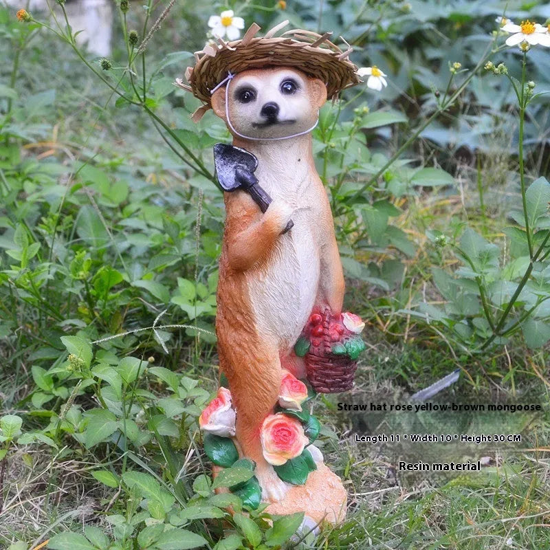 Straw hat mongoose garden ornament for bonsai decoration in synthetic resin